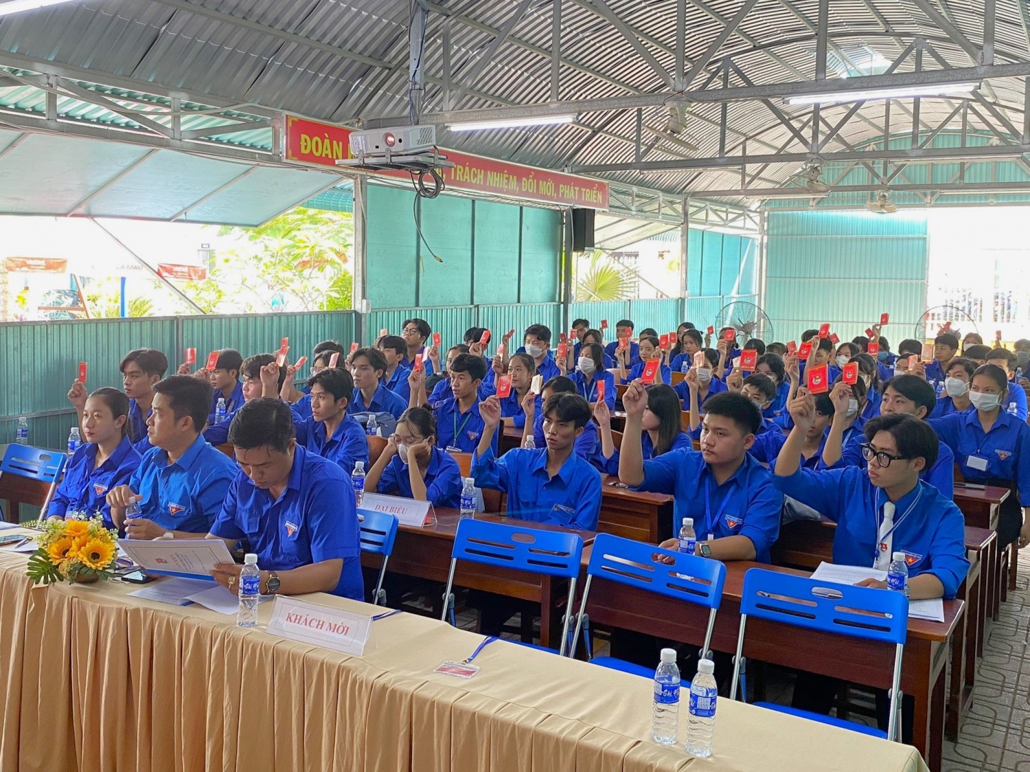 Đại hội biểu quyết