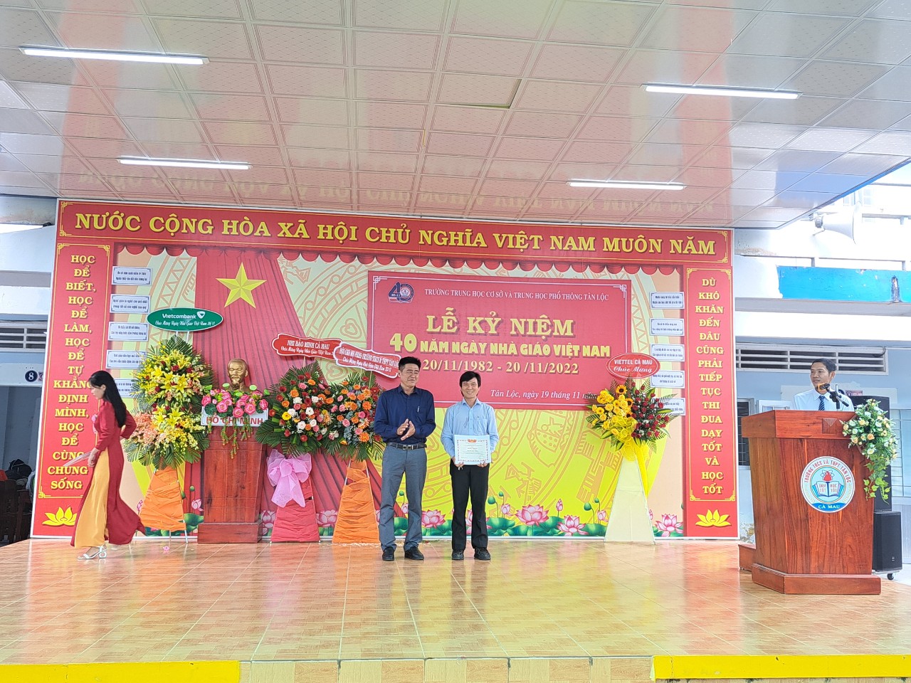 KHEN THƯỞNG ÔNG HỒ QT