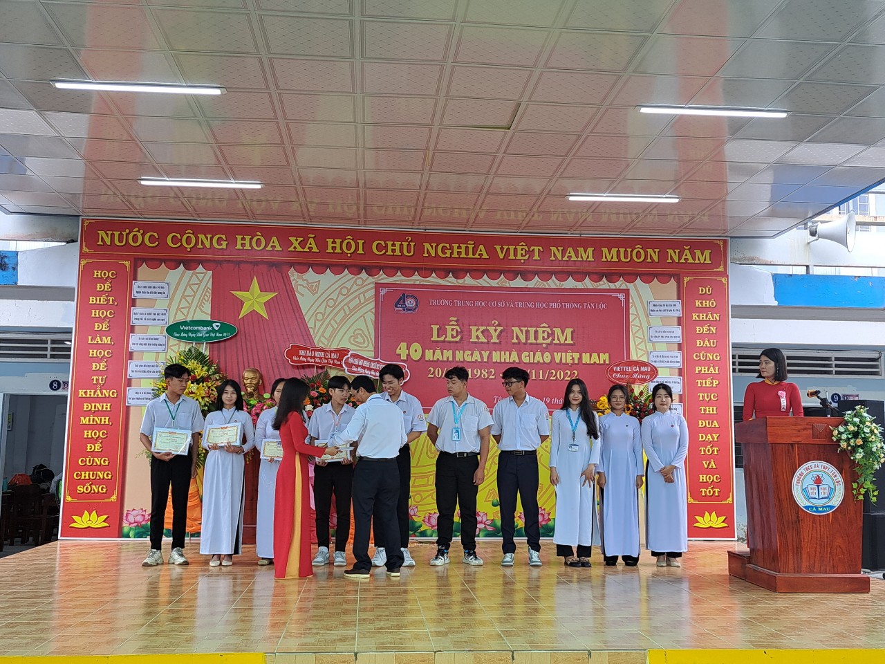 KHEN THƯỞNG THI ĐUA TẬP THỂ LỚP (1)
