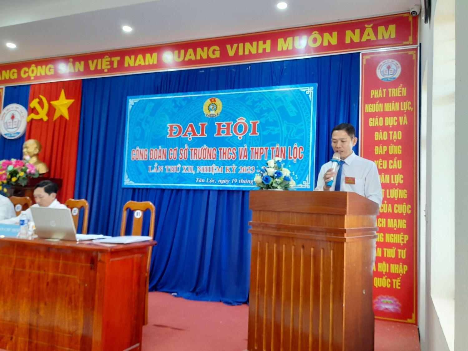ĐỒNG CHÍ PHAN LONG HAỈ CHỦ TỊCH CÔNG ĐOÀN PHÁT BIỂU