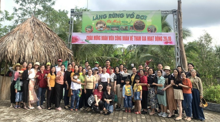 NHÀ TRƯỜNG TỔ CHỨC HOẠT ĐỘNG CHÀO MỪNG NGÀY PHỤ NỮ VIỆT NAM 20/10