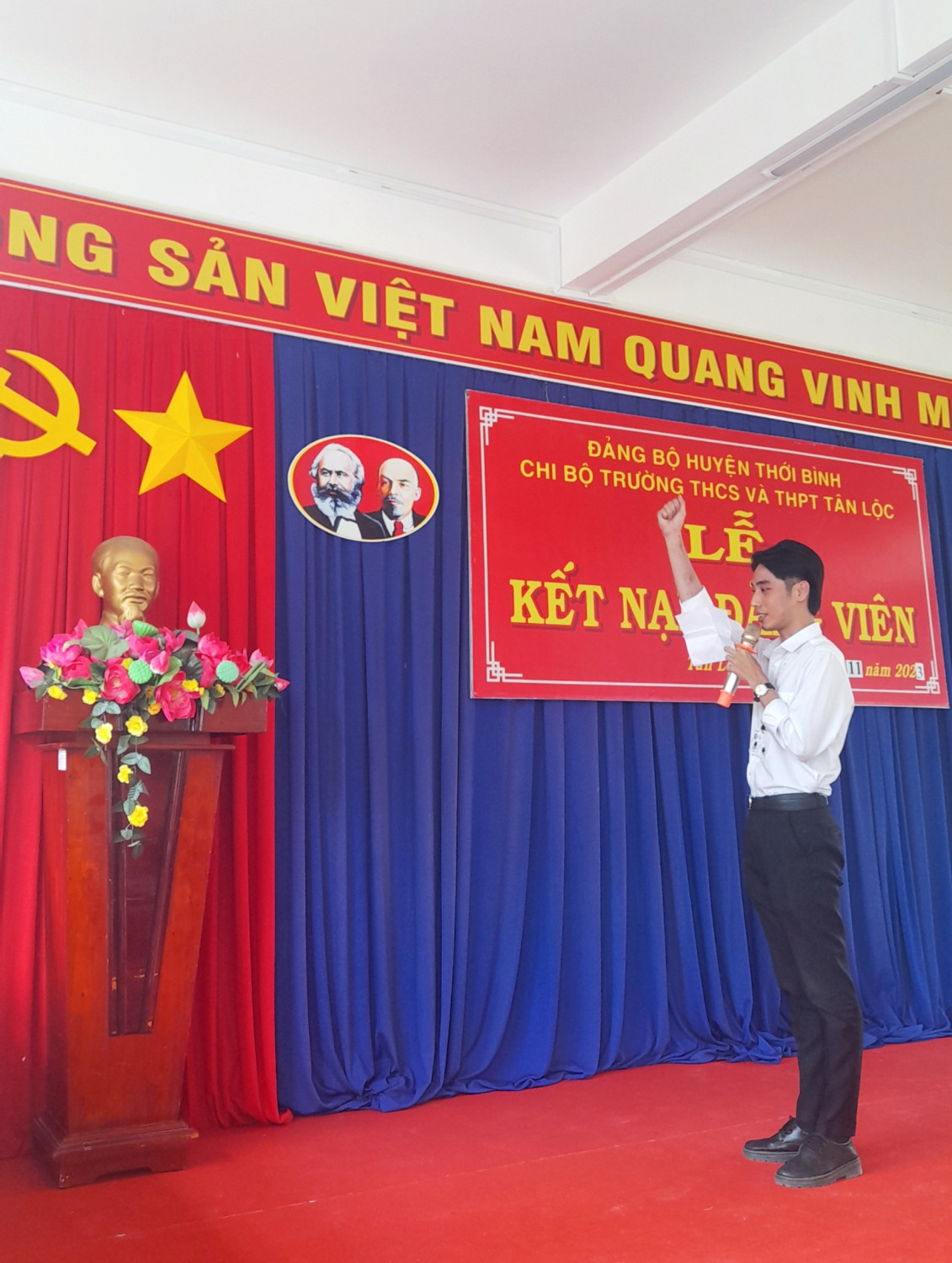 HÌNH KẾT NẠP ĐOÀN 4