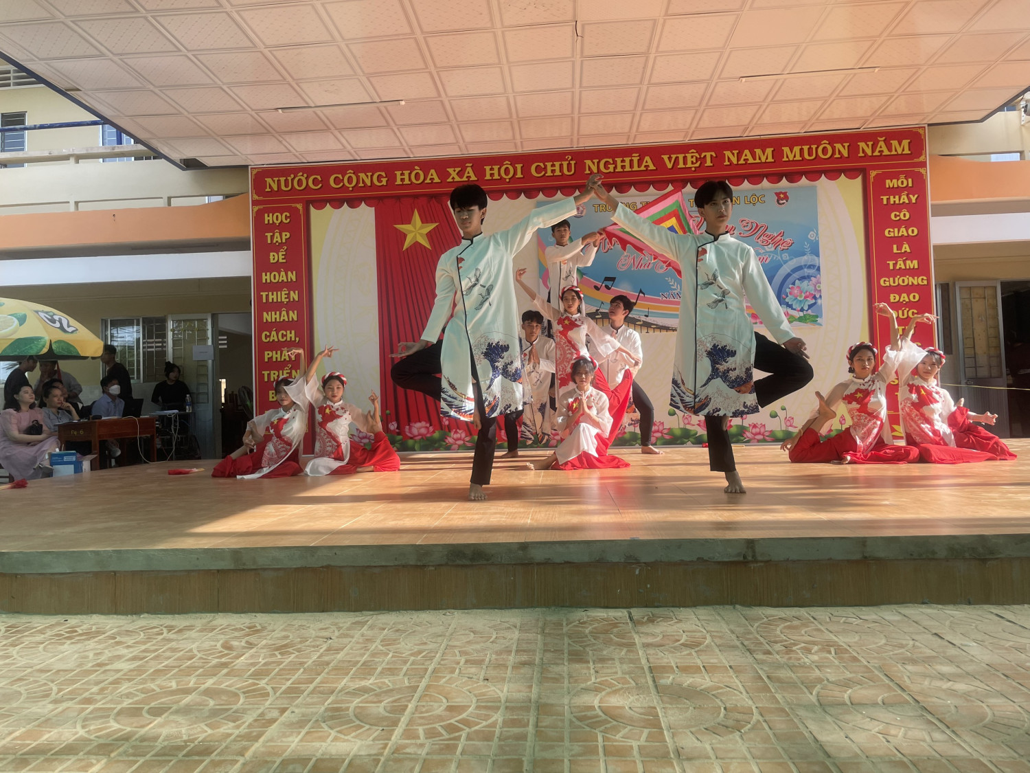 Hình vn 2