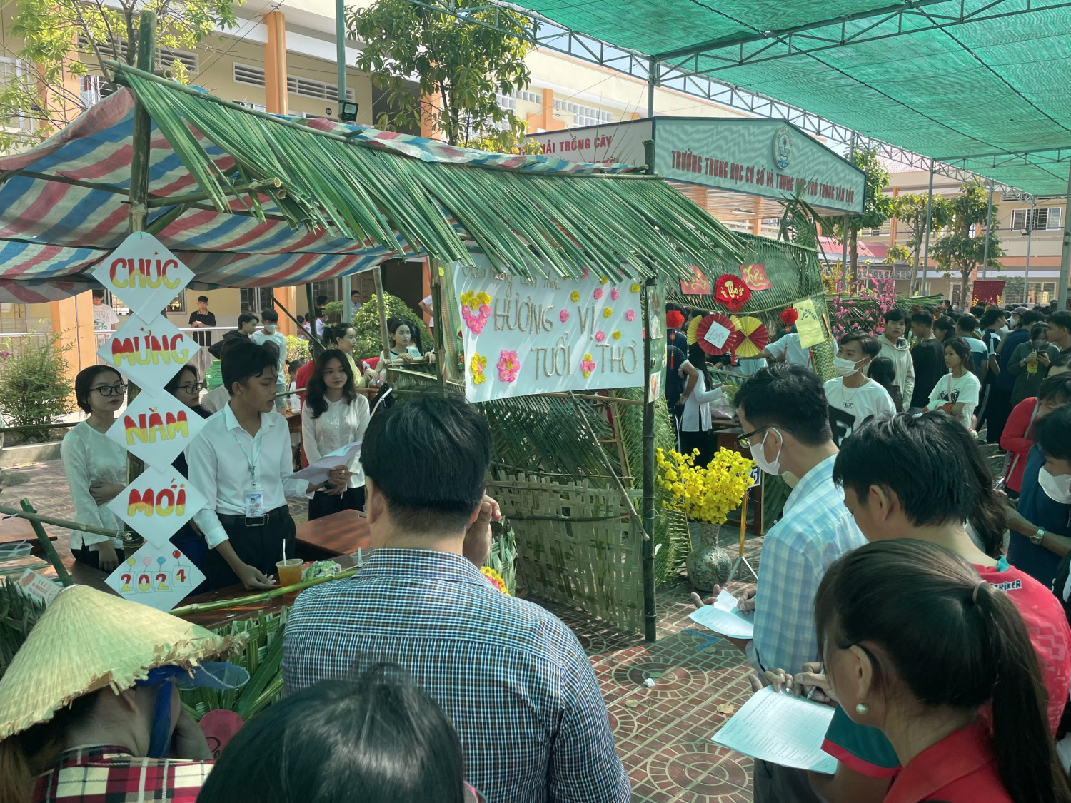 hÌNH 9 ẨM THỰC