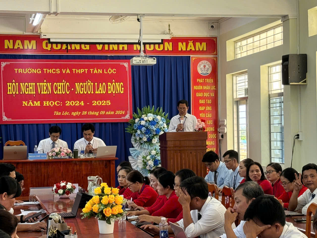 hình hội nghị 3