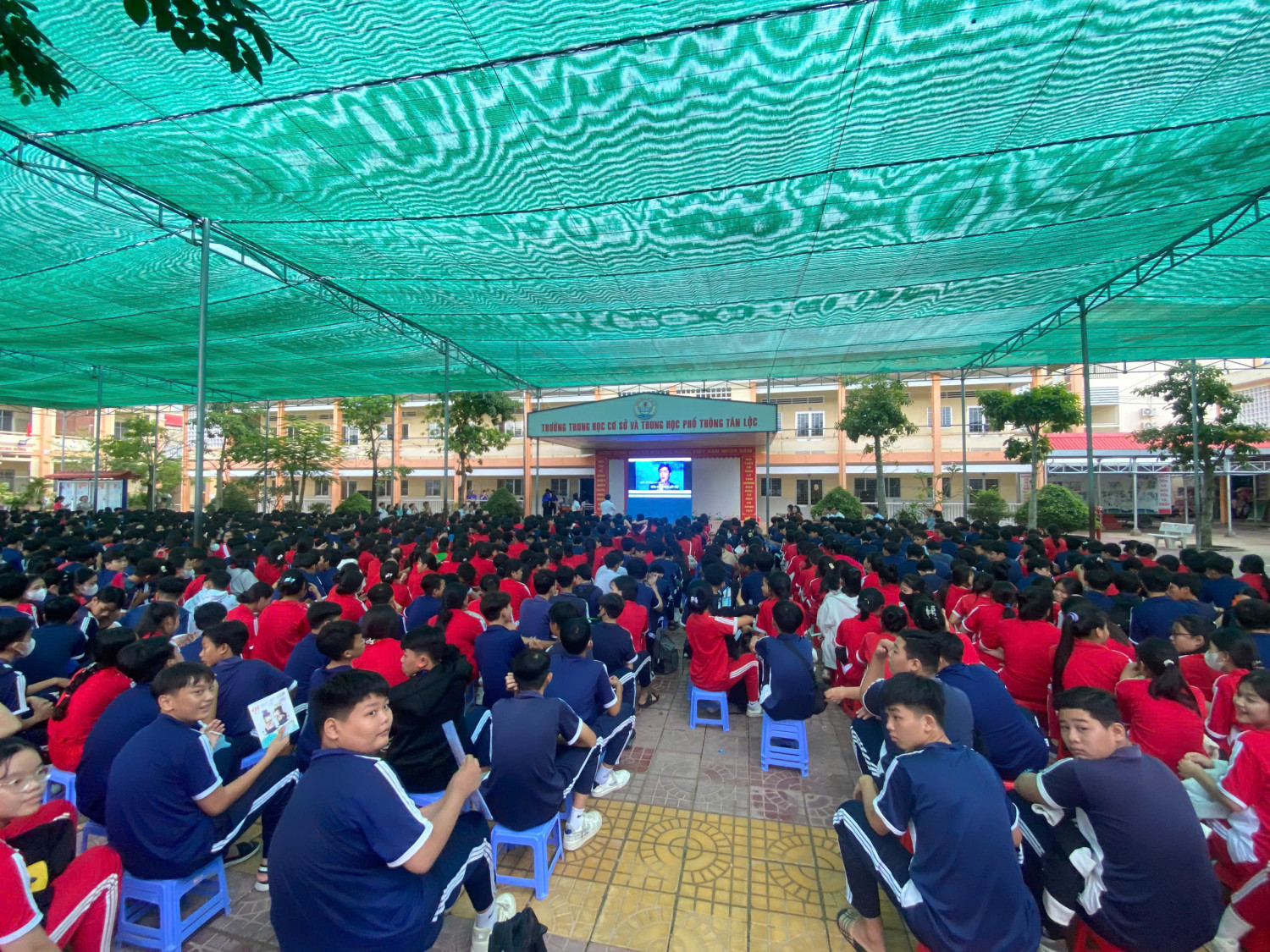 NHÀ TRƯỜNG TỔ CHỨC CHUYÊN ĐỀ  “GIÁO DỤC SỨC KHOẺ SINH SẢN VÀ SỨC KHOẺ TÌNH DỤC CHO VỊ THANH NIÊN, THANH NIÊN”
