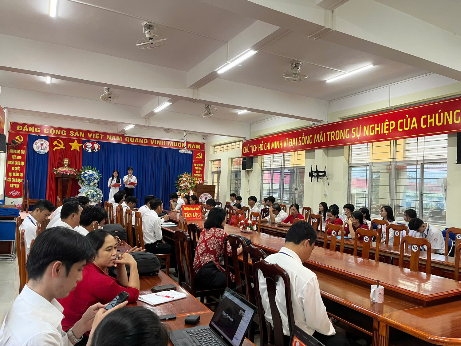 CHÀO CỜ ĐẦU TUẦN-HOẠT ĐỘNG ĐẦY THÚ VỊ TẠI TRƯỜNG THCS VÀ THPT TÂN LỘC