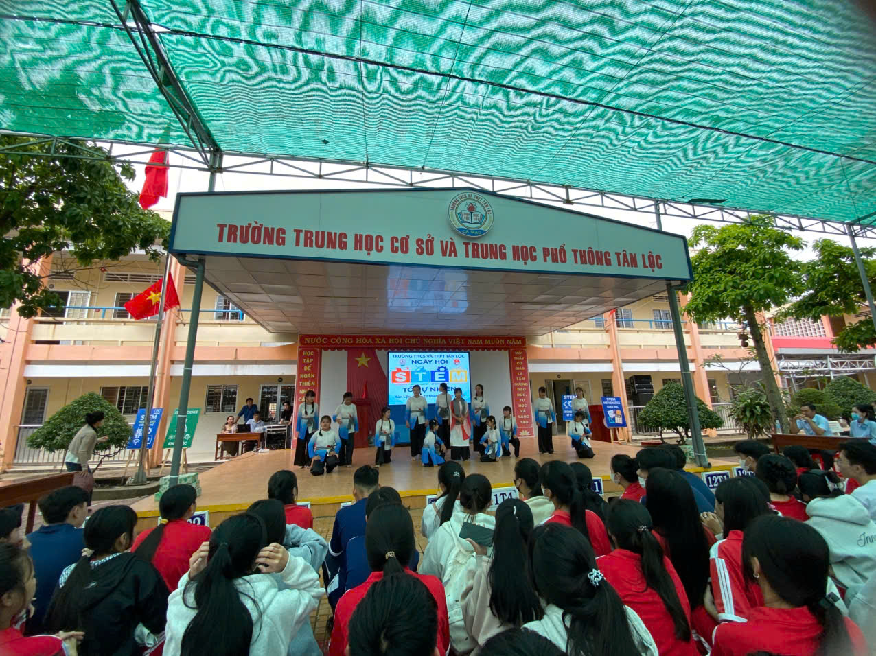 TRƯỜNG THCS VÀ THPT TÂN LỘC TỔ CHỨC THÀNH CÔNG “NGÀY HỘI STEM”